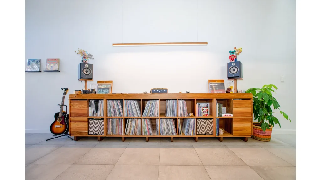 Kithe-Blackwood-timber-DeVinyl-dj-custom-console-sideboard-cabinet-record-storage-1