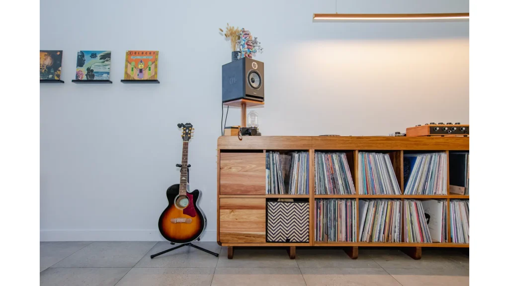 Kithe-Blackwood-timber-DeVinyl-dj-custom-console-sideboard-cabinet-record-storage-10
