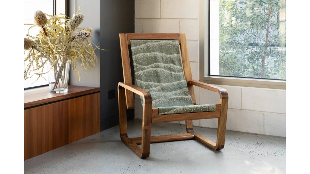 Kithe-timber-sling-chair-fabric-american-oak-blackwood-4