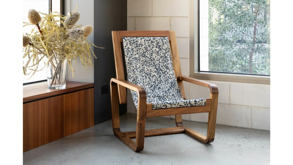 Kithe-timber-sling-chair-fabric-american-oak-blackwood-8