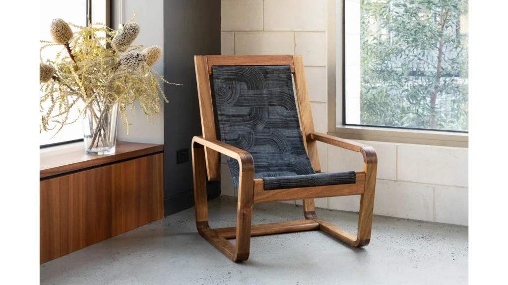 Kithe-timber-sling-chair-fabric-american-oak-blackwood-9